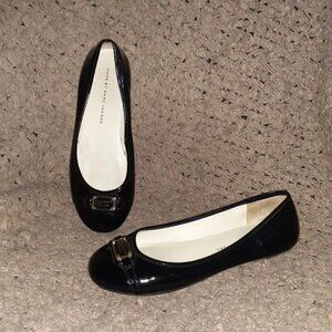 MARC BY MARC JACOBS-Black Patent Ballet Flat/Gold Plaque-Sz 37-Near Mint